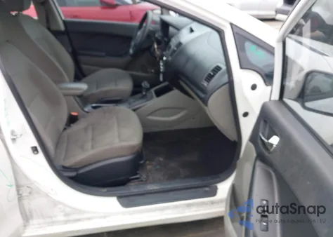 2015 Kia Forte Lx из США, поврежденный, VIN KNAFX4A60F5400696